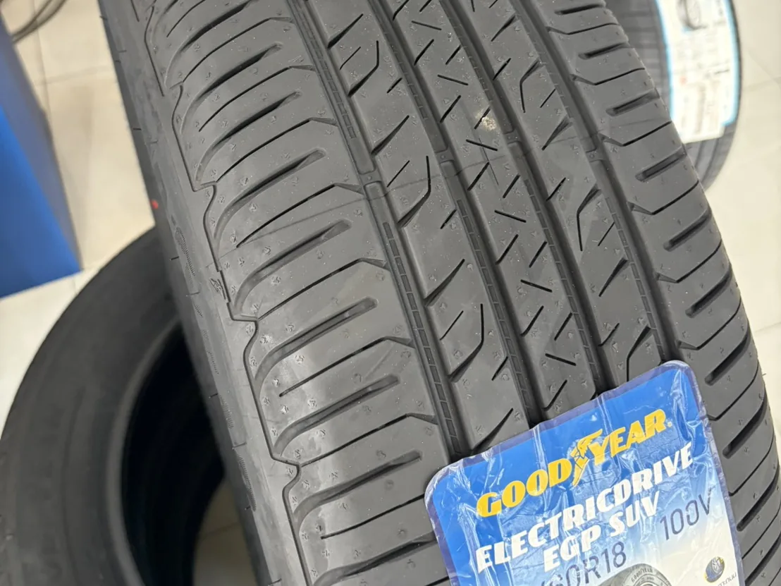 ยาง Goodyear ElectricDrive ที่ออกแบบมาสำหรับรถยนต์ไฟฟ้า ถ่ายที่ร้านทรัพย์ไพศาล
