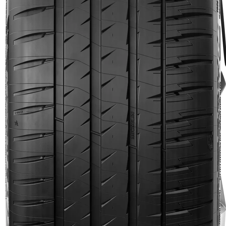 ภาพซูมดอกยาง PILOT SPORT EV